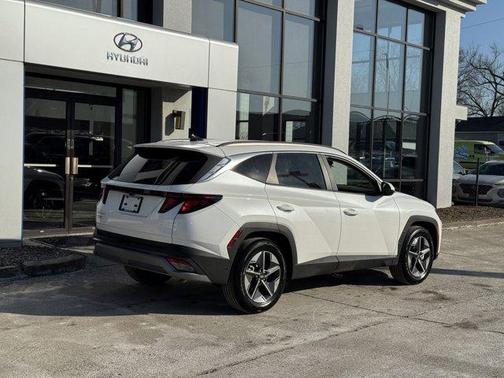2025 Hyundai TUCSON SEL