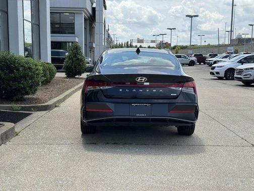 2025 Hyundai ELANTRA HEV Limited