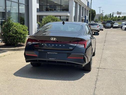 2025 Hyundai ELANTRA HEV Limited