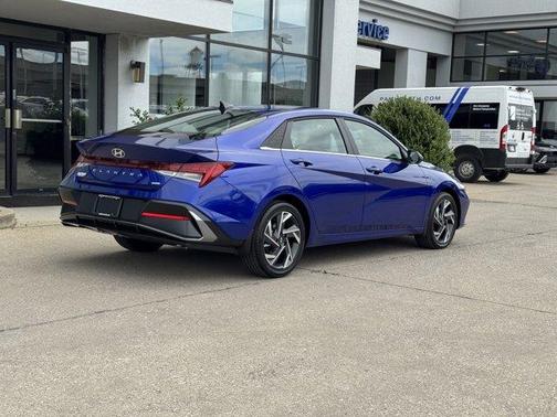 2025 Hyundai ELANTRA HEV Limited