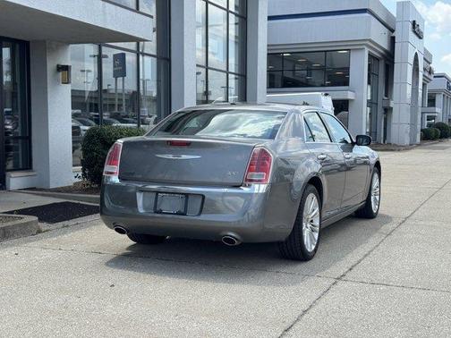 2011 Chrysler 300 Limited