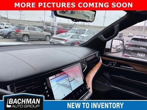 2022 Jeep Grand Wagoneer Series III