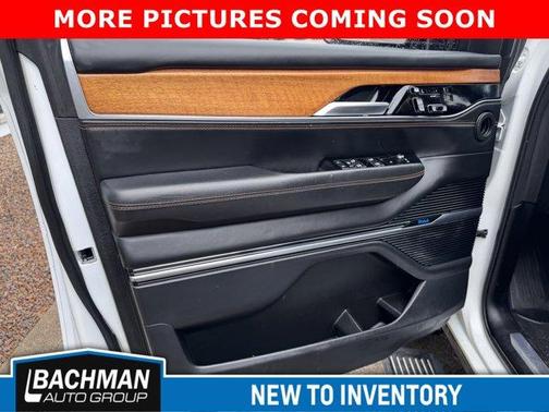 2022 Jeep Grand Wagoneer Series III