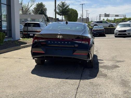 2025 Hyundai ELANTRA HEV Limited