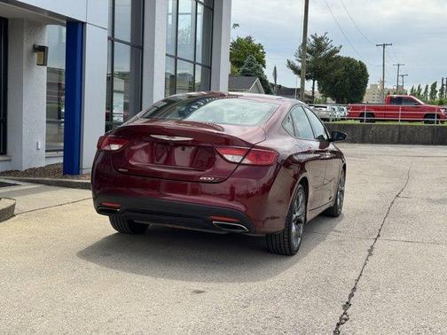 2015 Chrysler 200 S