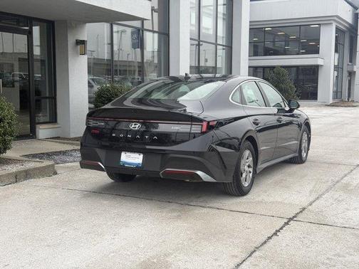 2025 Hyundai SONATA SE