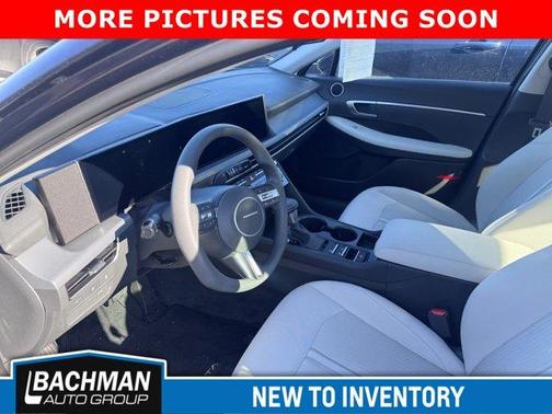 2025 Hyundai SONATA SE