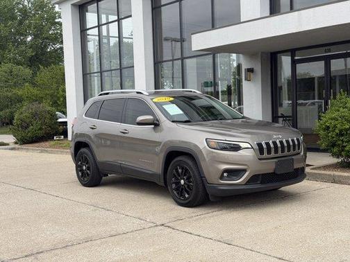 Light Brownstone Pearlcoat 2019 Jeep Cherokee Latitude