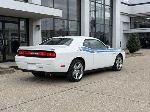 2011 Dodge Challenger Base