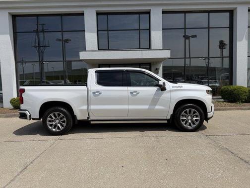Iridescent Pearl Tricoat 2019 Chevrolet Silverado 1500 High Country