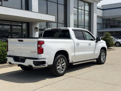 Iridescent Pearl Tricoat 2019 Chevrolet Silverado 1500 High Country