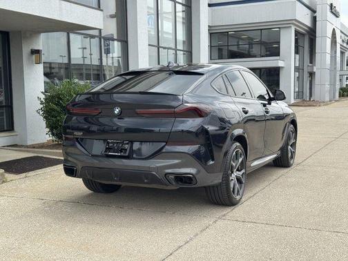 2022 BMW X6 M50i