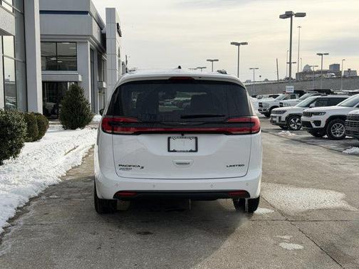 2026 Chrysler Pacifica Limited