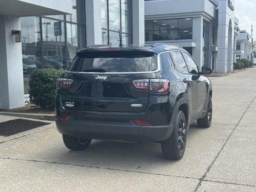 2022 Jeep Compass Latitude Lux