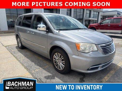 2014 Chrysler Town & Country Touring-L