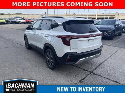 Snow White Pearl 2024 Kia Seltos S