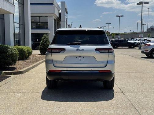 2022 Jeep Grand Cherokee L Laredo