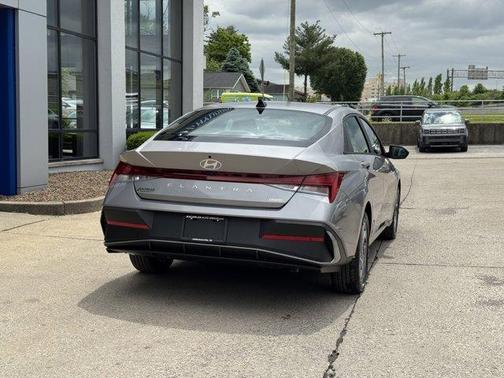 2025 Hyundai ELANTRA HEV Blue
