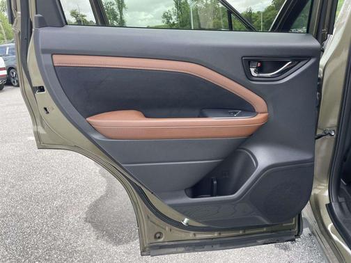 Autumn Green Metallic 2025 Subaru Forester Touring