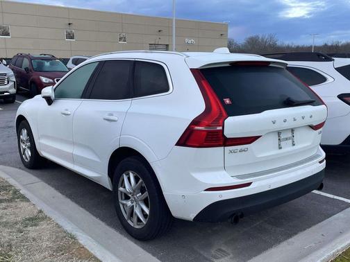 2018 Volvo XC60 T5 Momentum