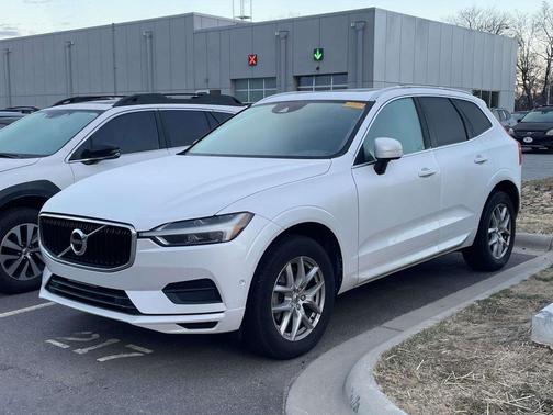 2018 Volvo XC60 T5 Momentum