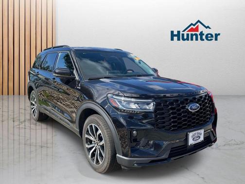 Agate Black Metallic 2025 Ford Explorer ST-Line