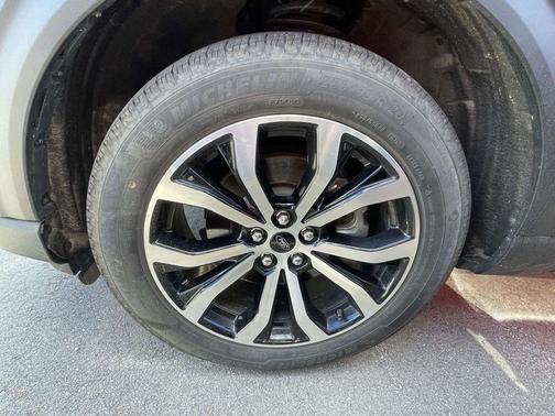 Agate Black Metallic 2025 Ford Explorer ST-Line