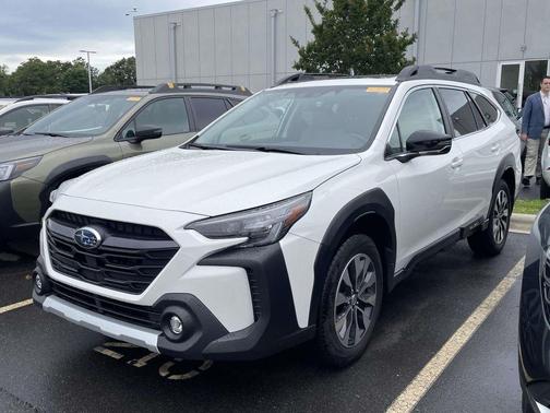 Crystal White Pearl 2024 Subaru Outback Limited