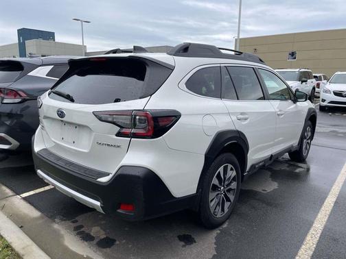 Crystal White Pearl 2024 Subaru Outback Limited