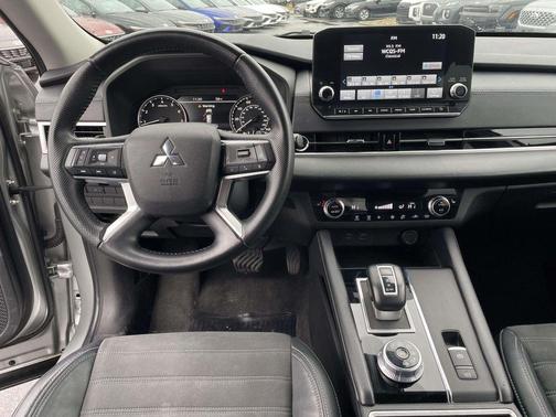 2023 Mitsubishi Outlander SE Black Edition