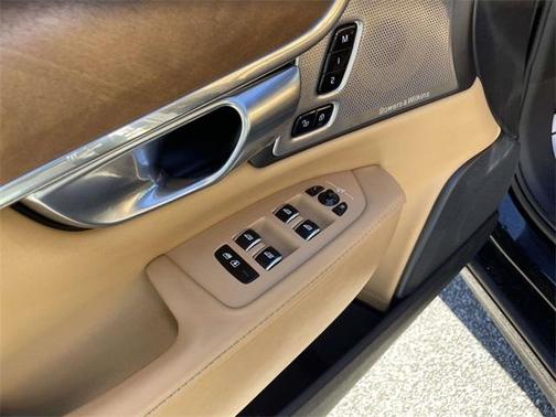 2019 Volvo S90 Recharge Plug-In Hybrid T8 Inscription