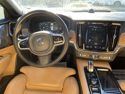 2019 Volvo S90 Recharge Plug-In Hybrid T8 Inscription