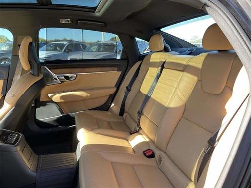 2019 Volvo S90 Recharge Plug-In Hybrid T8 Inscription
