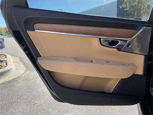 2019 Volvo S90 Recharge Plug-In Hybrid T8 Inscription