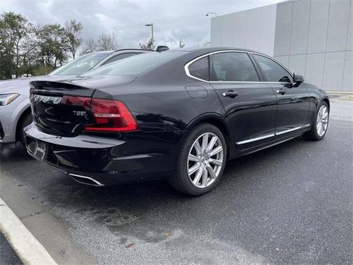 2019 Volvo S90 Recharge Plug-In Hybrid T8 Inscription