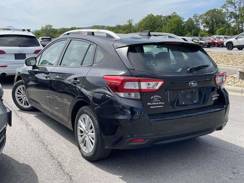 Crystal Black Silica 2017 Subaru Impreza 2.0i Premium