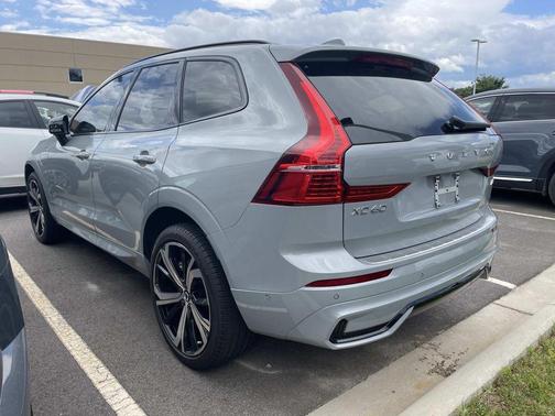 Metallic 2025 Volvo XC60 Plug-In Hybrid T8 Ultra