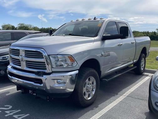 Bright Silver Clearcoat Metallic 2017 RAM 3500 Big Horn