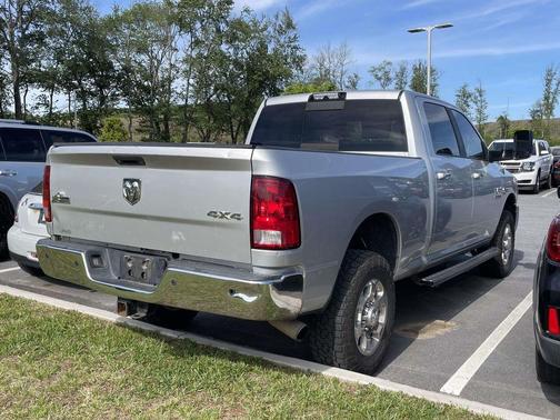 Bright Silver Clearcoat Metallic 2017 RAM 3500 Big Horn