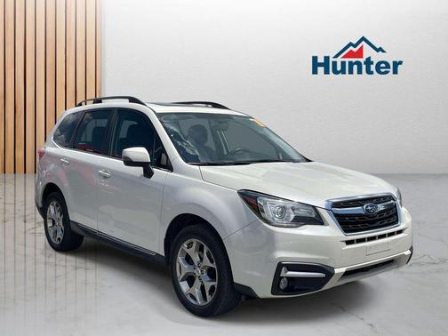 Crystal White Pearl 2018 Subaru Forester 2.5i Touring