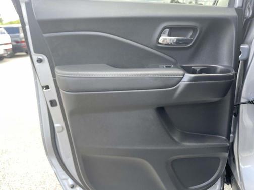 Lunar Silver Metallic 2023 Honda Ridgeline RTL-E