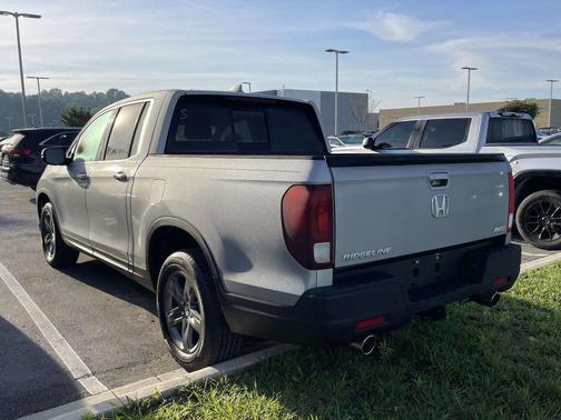 Lunar Silver Metallic 2023 Honda Ridgeline RTL-E