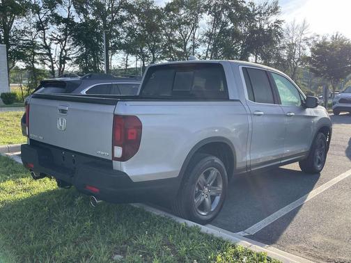 Lunar Silver Metallic 2023 Honda Ridgeline RTL-E
