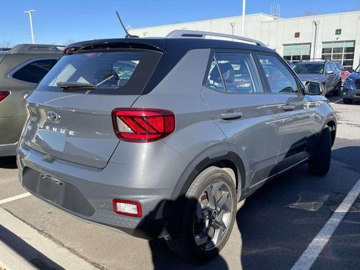 2024 Hyundai VENUE Limited