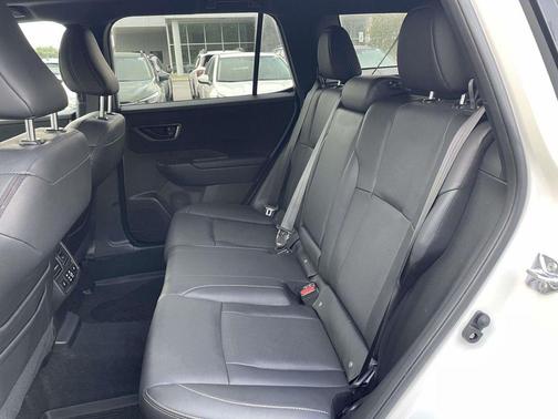 Crystal White Pearl 2026 Subaru Outback Limited