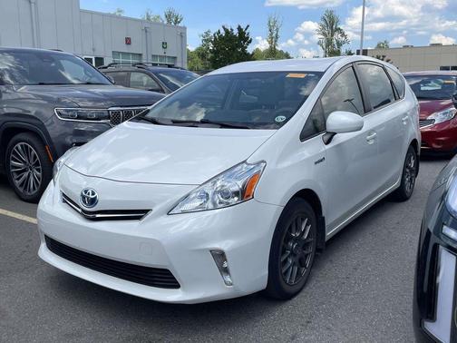 Blizzard Pearl 2012 Toyota Prius v Three