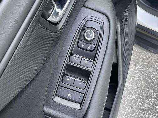 Crystal White Pearl 2025 Subaru Outback Premium