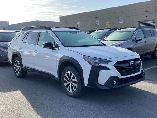 Crystal White Pearl 2025 Subaru Outback Premium