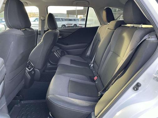 Crystal White Pearl 2025 Subaru Outback Premium