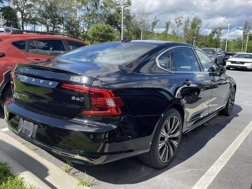 Onyx Black Metallic 2025 Volvo S90 B6 Plus